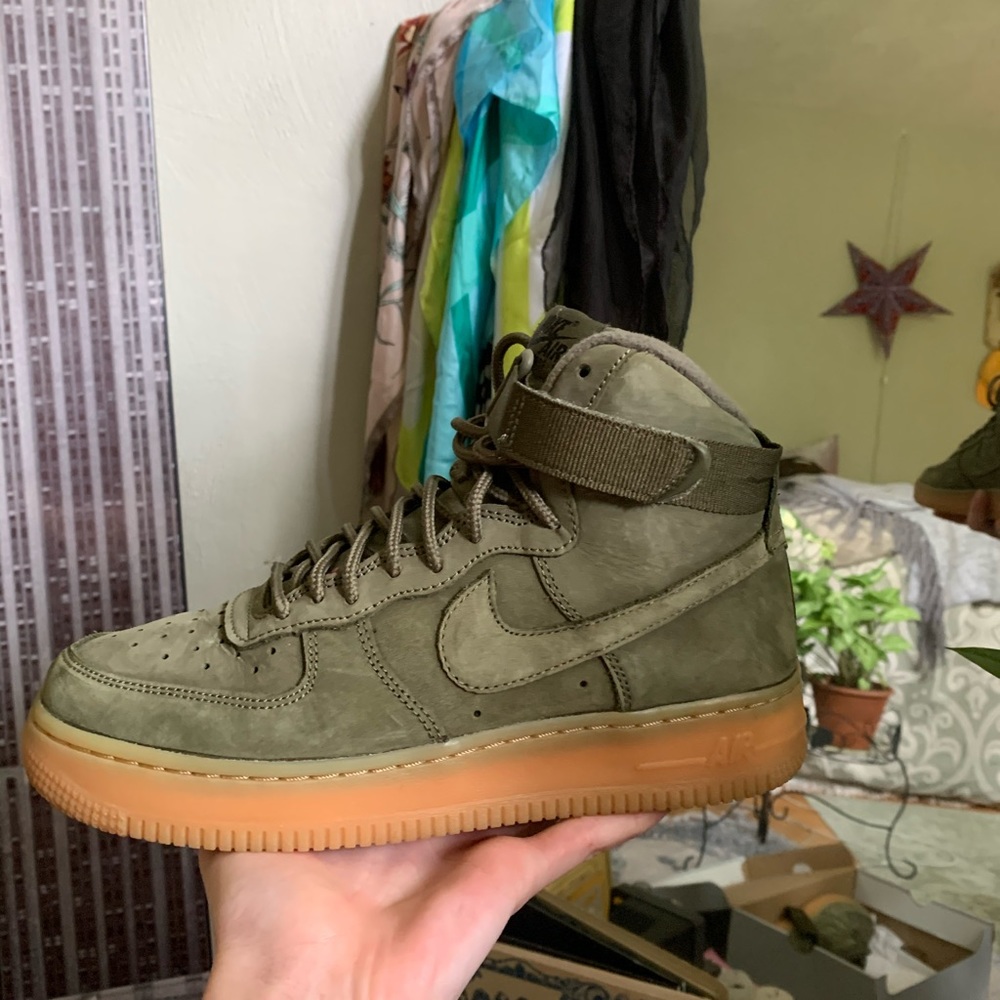 ARMY SEUDE NIKE AIRFORCE ONES